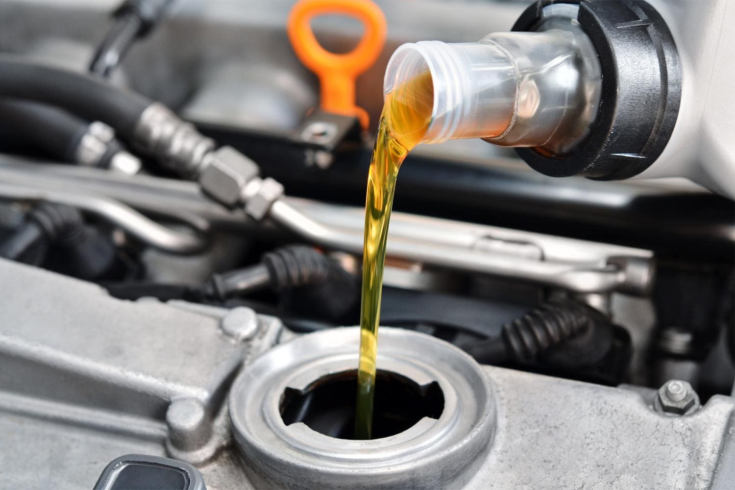 Mise à niveau des niveau d'huile d'une voiture